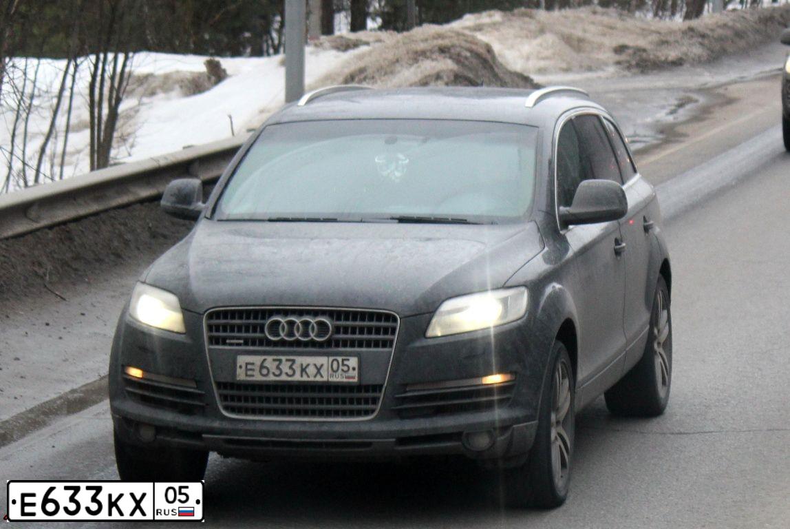 Фото автомобиля LADA 2110 LADA, 2006 — госномер Е633КХ05. Цвет: СРЕДНИЙ СЕРО-ЗЕЛЕНЫЙ МЕТ