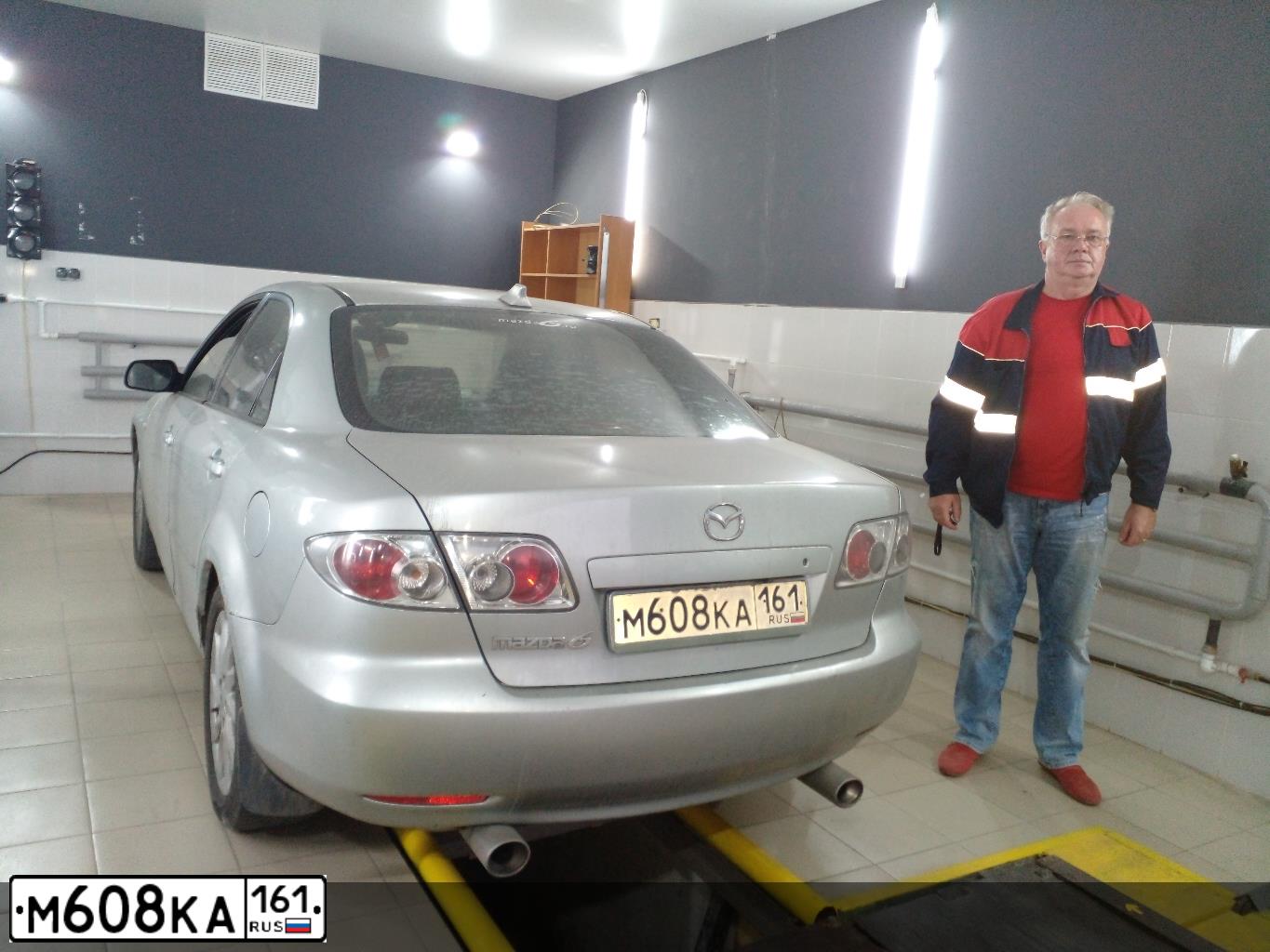 Фото автомобиля MAZDA 6, 2004 — госномер М608КА161. Цвет: Серебристый