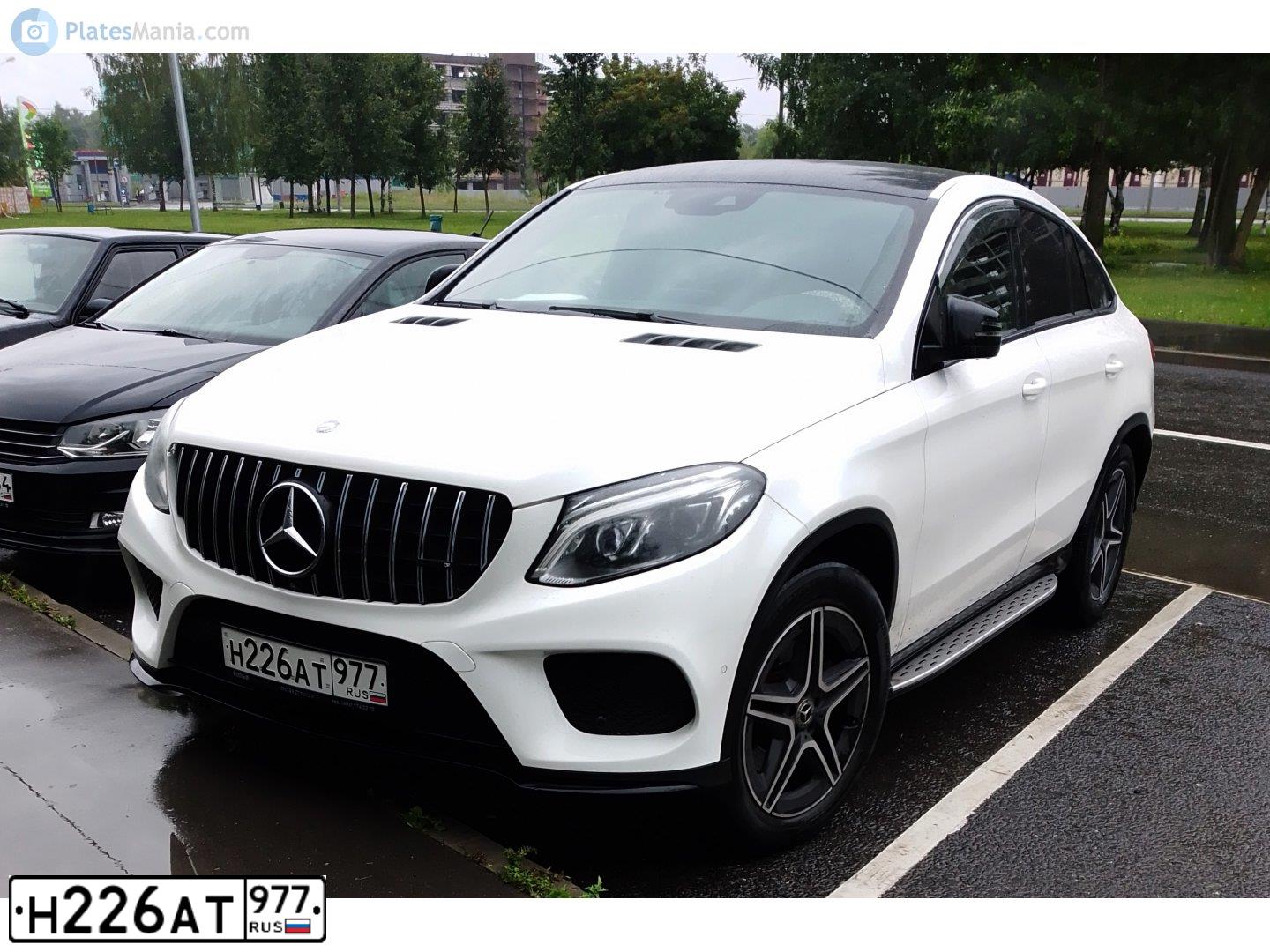 Фото автомобиля MERCEDES GLE-KLASSE, 2015 — госномер Н226АТ977. Цвет: Белый