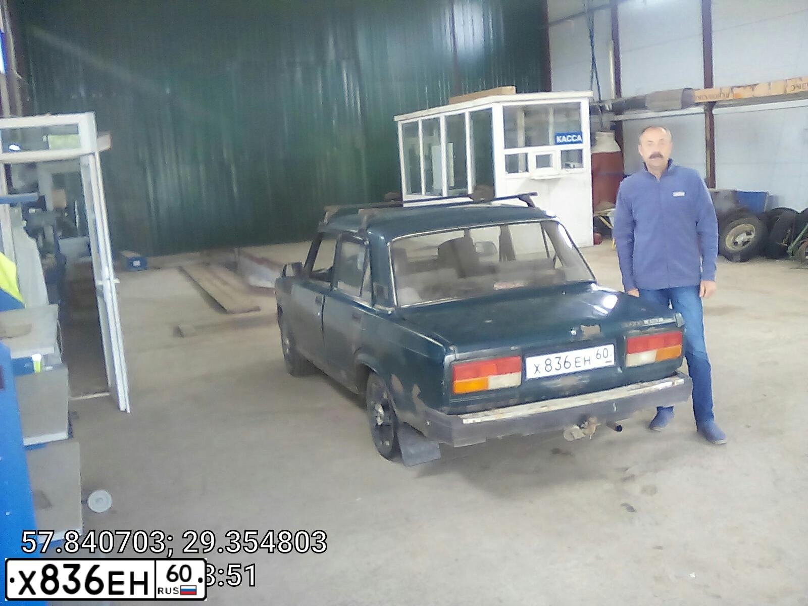 Фото автомобиля LADA 2107, 2009 — госномер М515СМ60. Цвет: Темно-зеленый