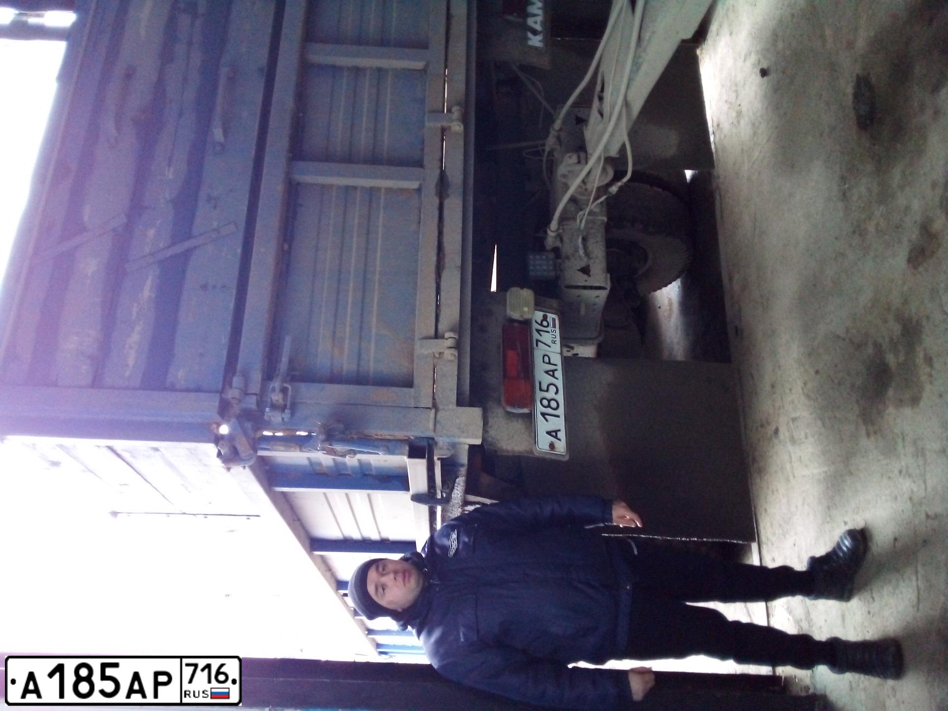 Фото автомобиля KAMAZ 53215 /6X4/, 2001 — госномер А185АР716. Цвет: СЕРЫЙ