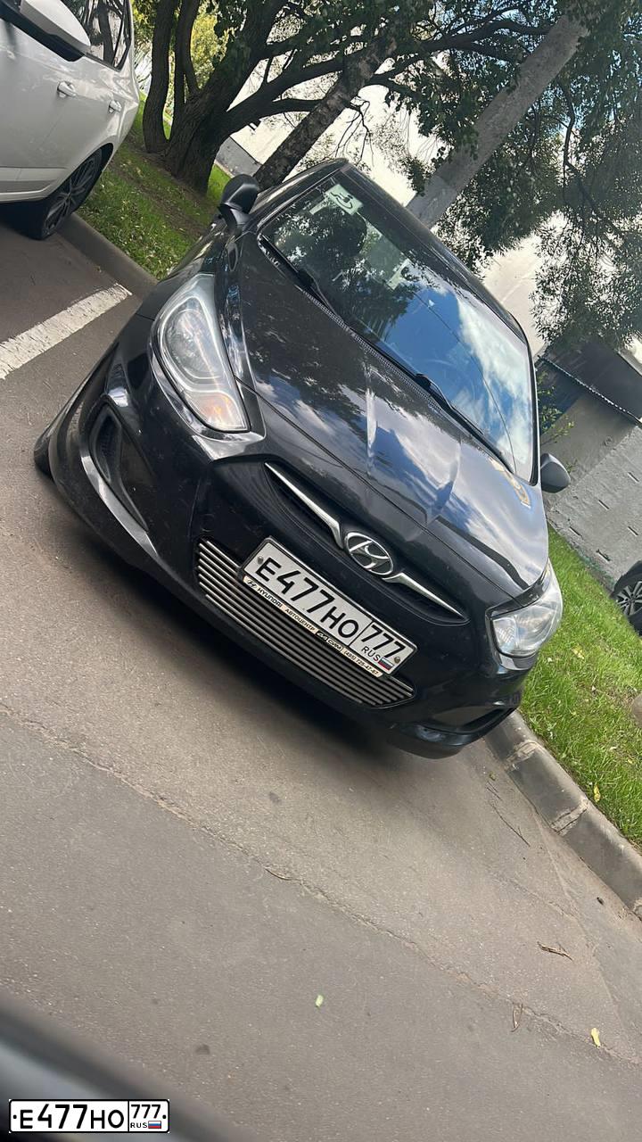 Фото автомобиля HYUNDAI SOLARIS, 2013 — госномер О060УУ190. Цвет: ЧЕРНЫЙ