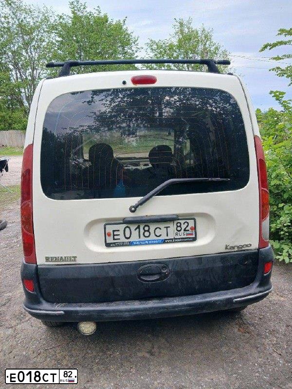 Фото автомобиля RENAULT KANGOO, 2002 — госномер Е625ОО90. Цвет: Белый