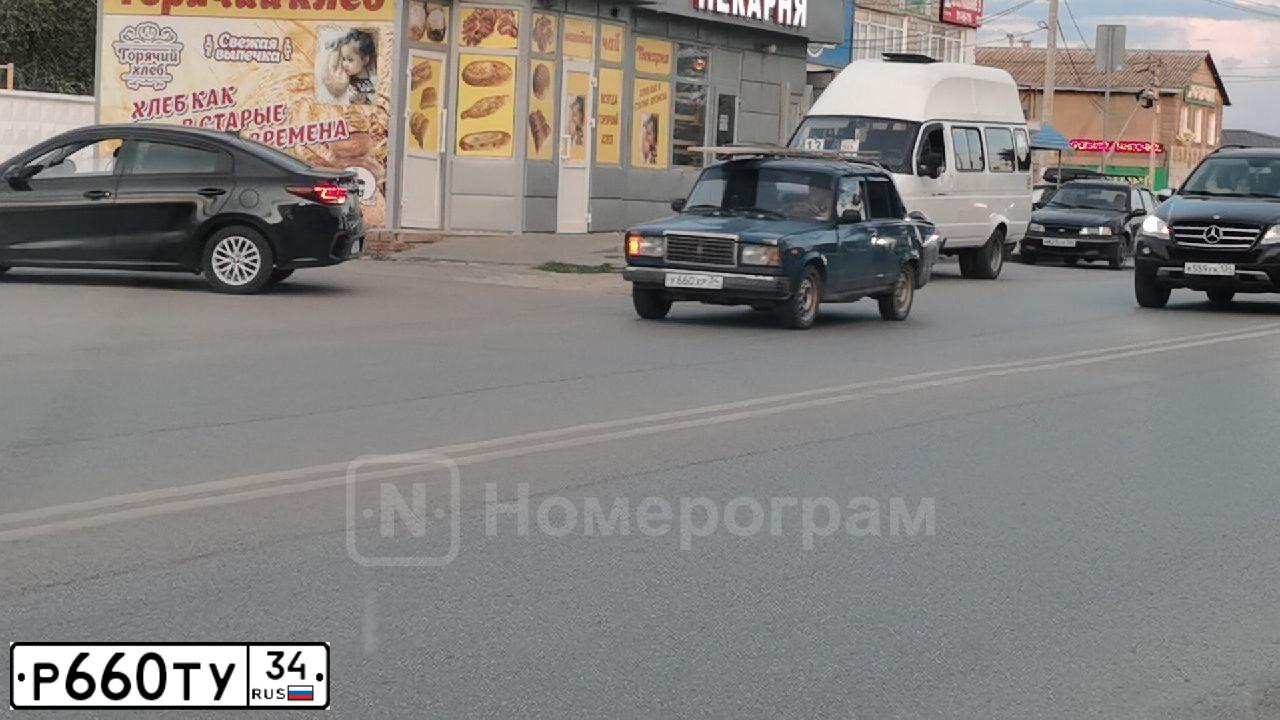 Фото автомобиля CITROEN C4 PICASSO, 2007 — госномер М345ВМ134. Цвет: СЕРЫЙ