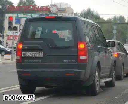 Фото автомобиля LANDROVER DISCOVERY, 2007 — госномер В004ХС177. Цвет: СЕРО-ГОЛУБОЙ