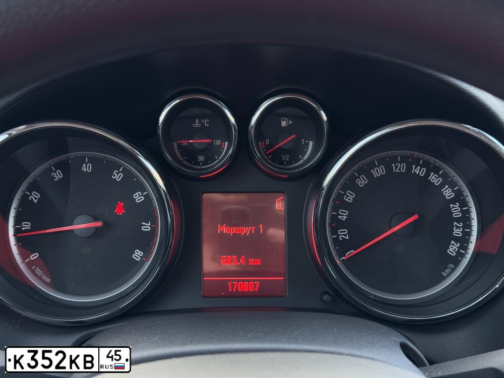 Фото автомобиля OPEL ASTRA, 2011 — госномер Х412ЕН196