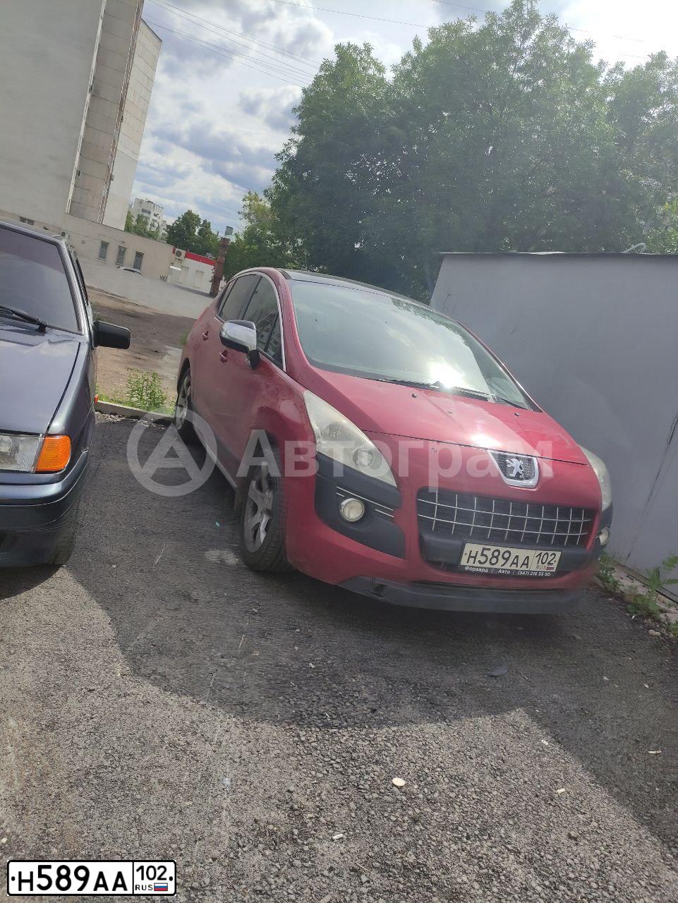 Фото автомобиля PEUGEOT 3008, 2011 — госномер Н589АА102. Цвет: Красный
