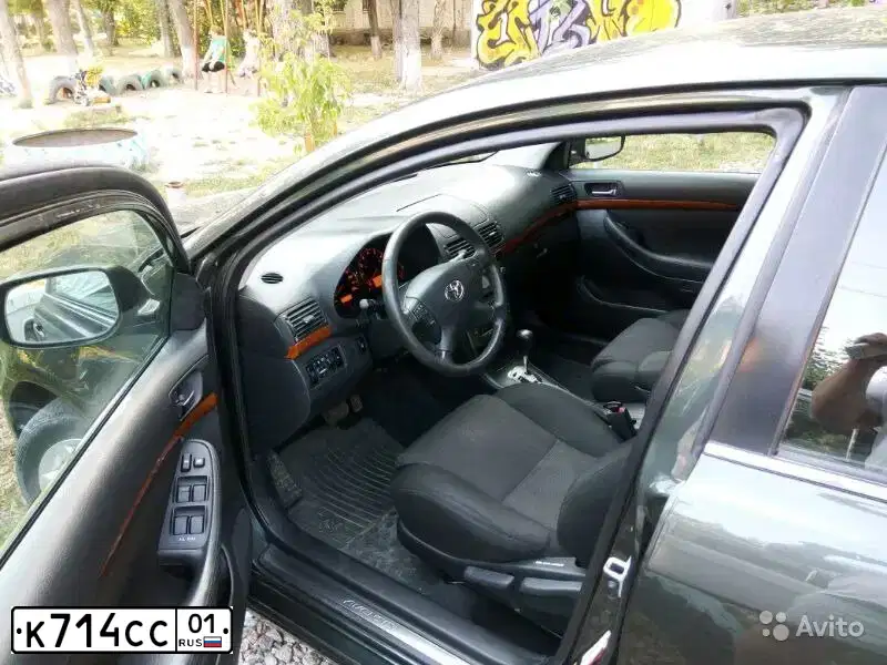 Фото автомобиля TOYOTA AVENSIS, 2008 — госномер М272КО193. Цвет: ТЕМНО-ЗЕЛЕН.