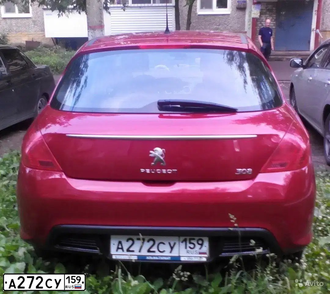 Фото автомобиля PEUGEOT 308, 2011 — госномер А272СУ159. Цвет: Красный