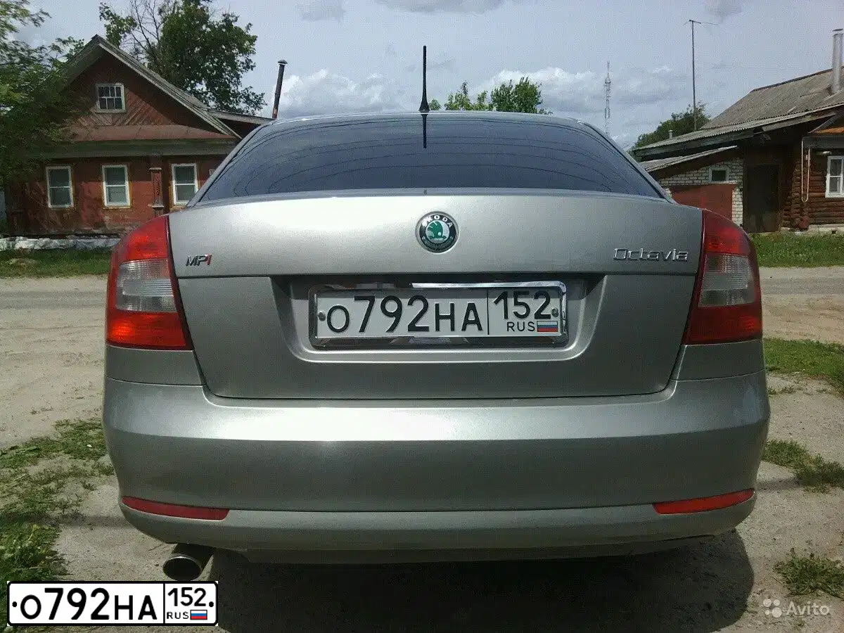 Фото автомобиля SKODA OCTAVIA, 2011 — госномер О792НА152. Цвет: Серый