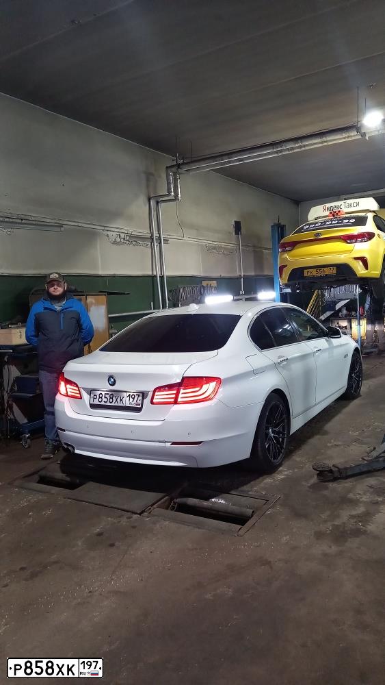 Фото автомобиля BMW 520D, 2012 — госномер У838ЕС58. Цвет: Белый