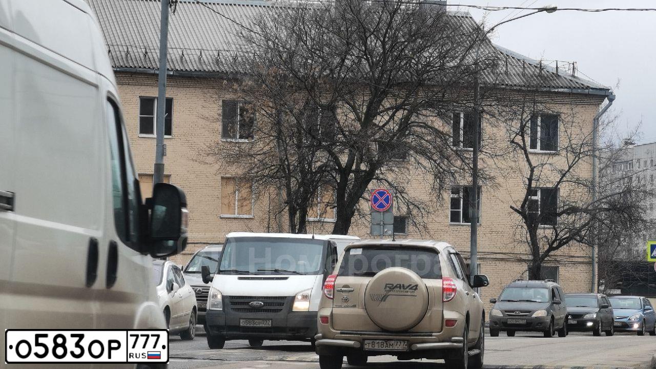 Фото автомобиля OPEL ANTARA, 2011 — госномер О583ОР777. Цвет: Белый