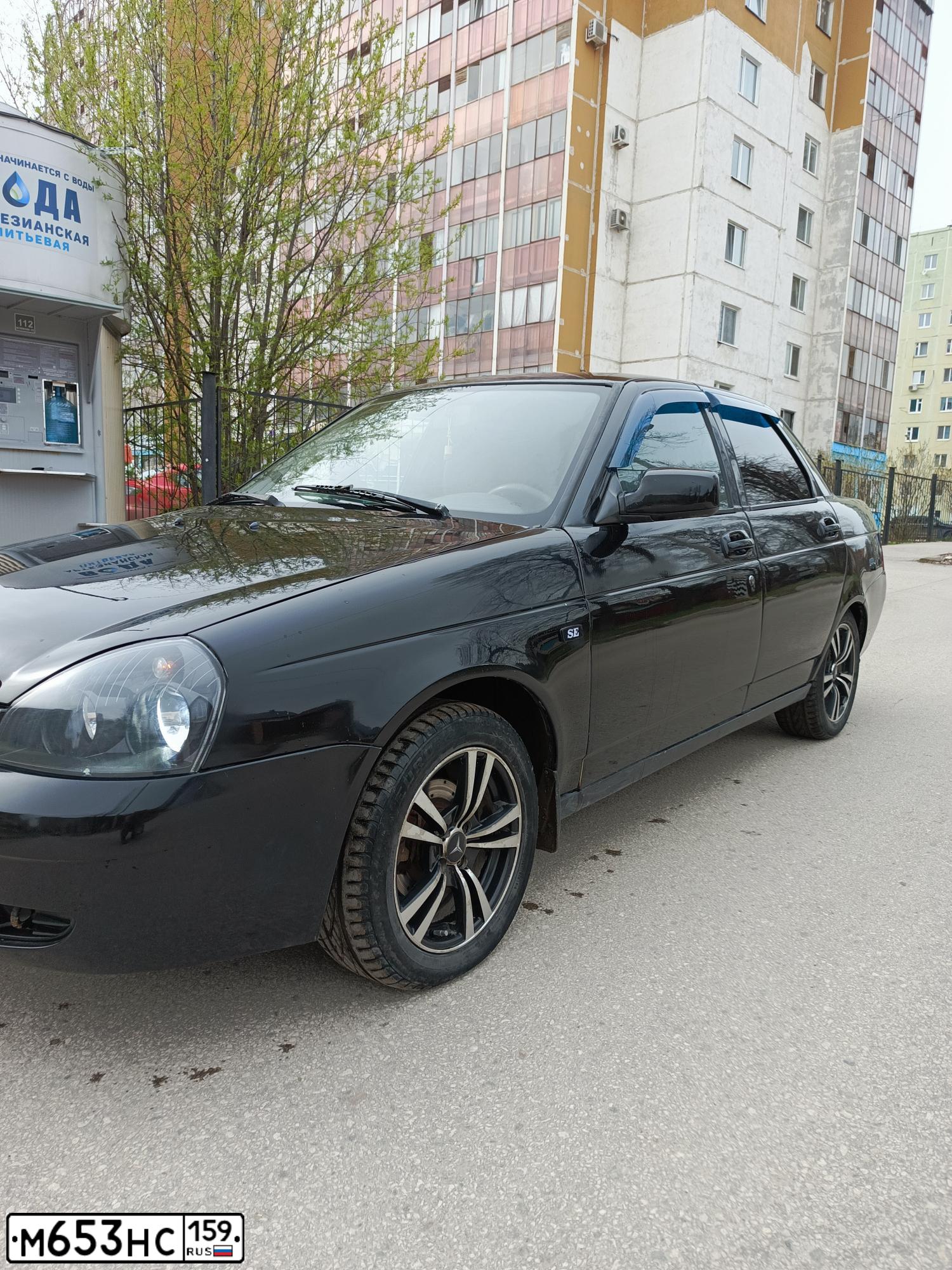 Фото автомобиля LADA PRIORA, 2010 — госномер С748СВ196. Цвет: Сине-Черный