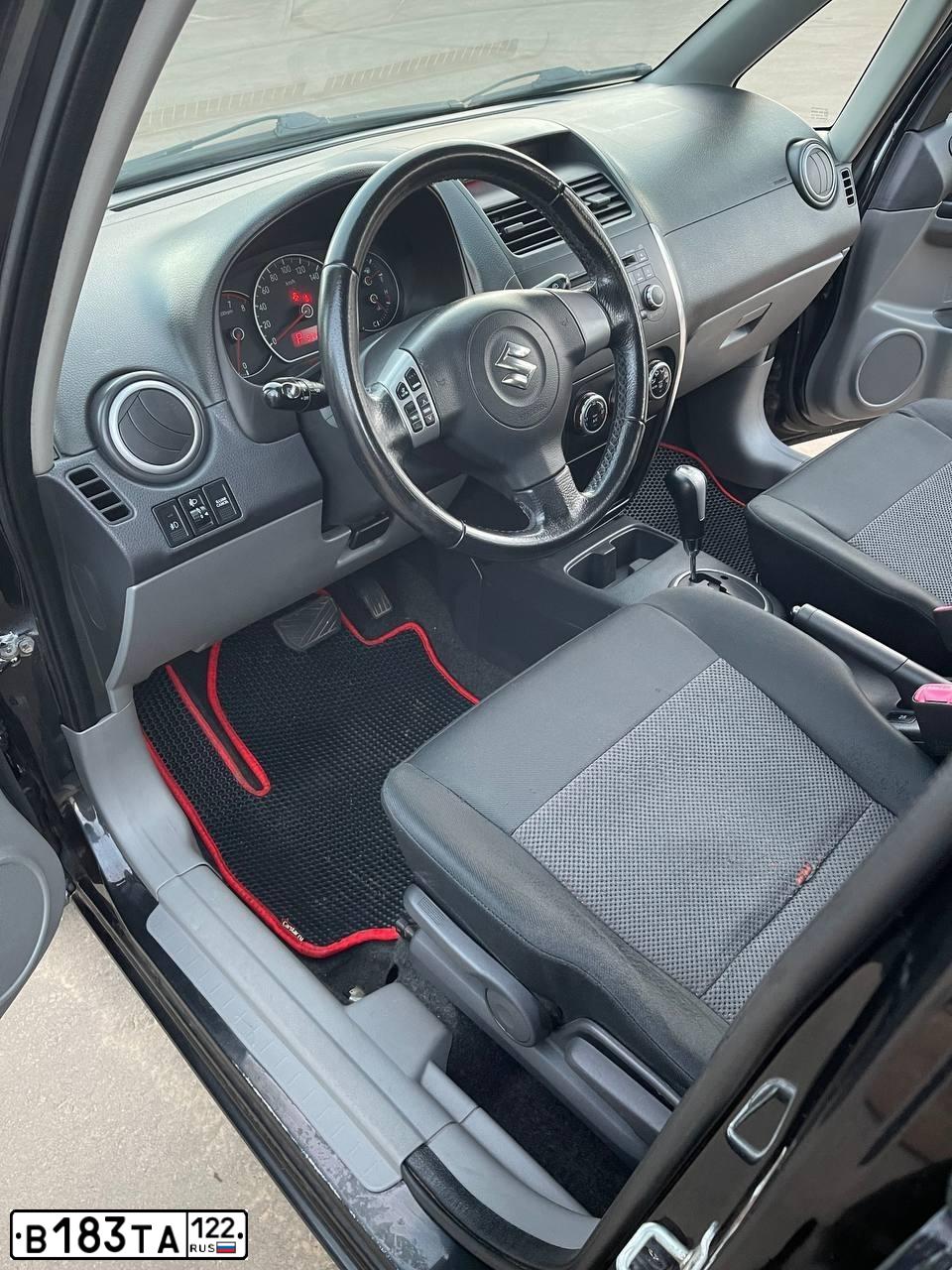 Фото автомобиля SUZUKI SX 4, 2007 — госномер В183ТА122. Цвет: ЧЕРНЫЙ