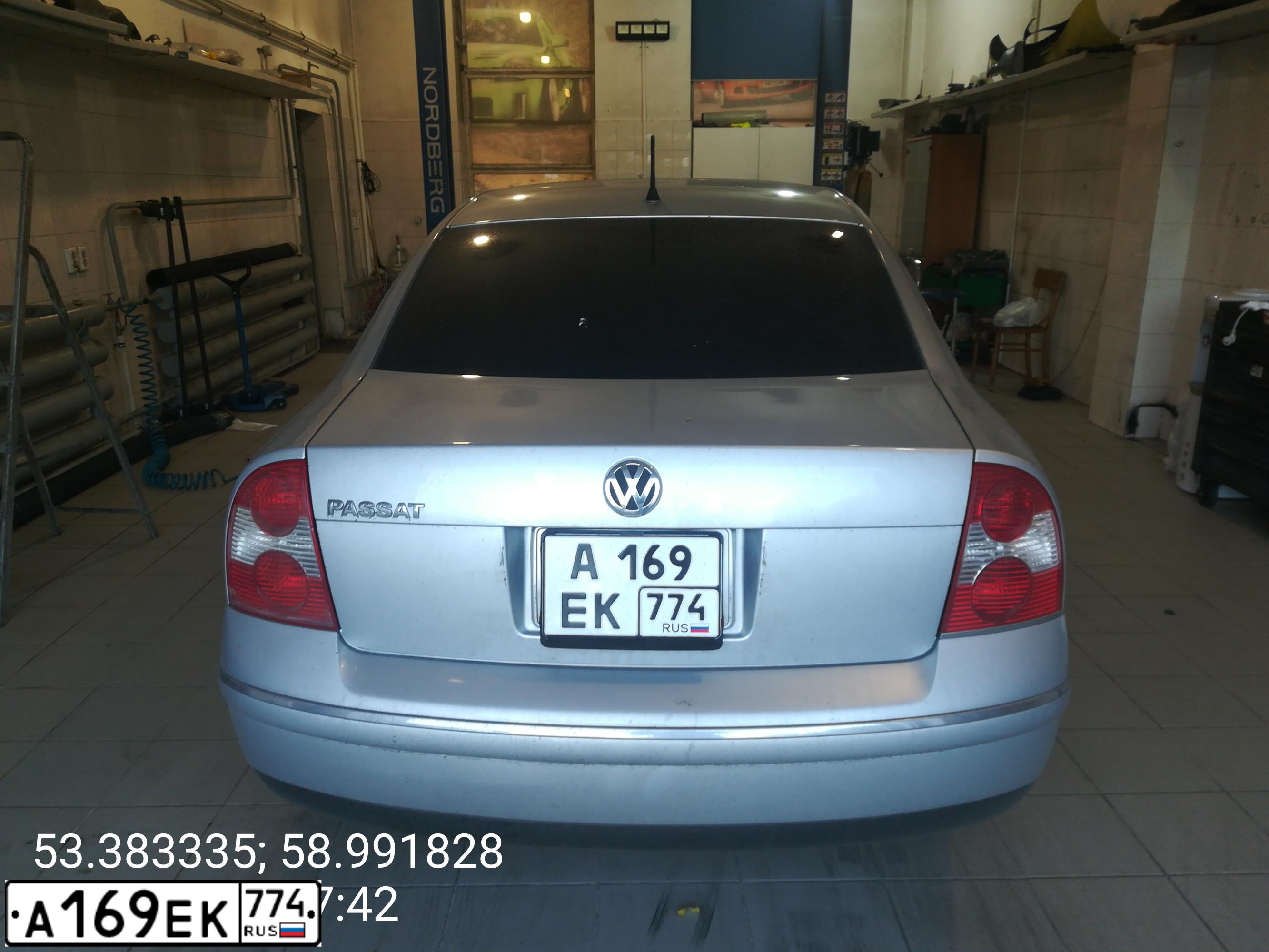 Фото автомобиля VOLKSWAGEN PASSAT, 2003 — госномер А169ЕК774. Цвет: Серебристый