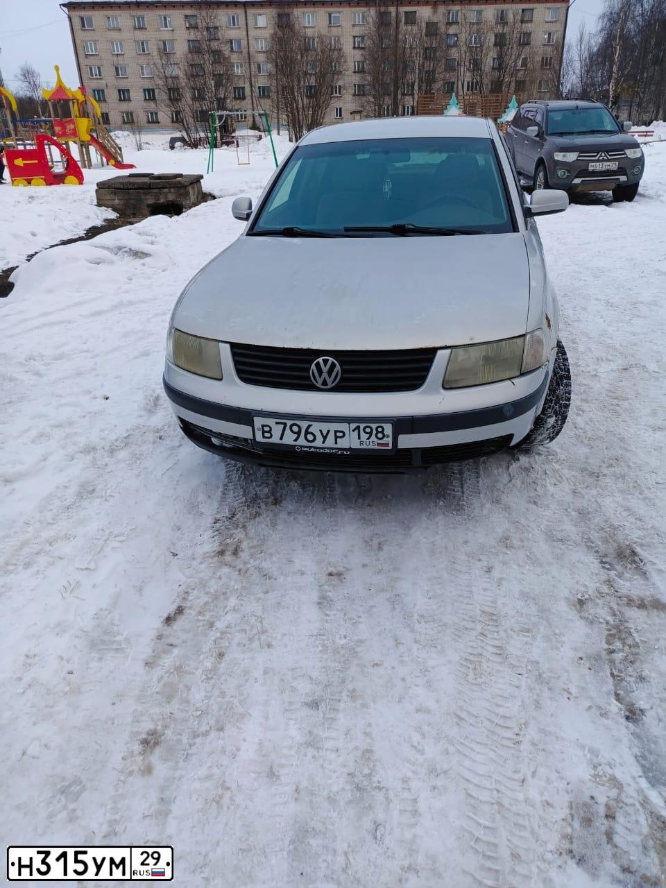 Фото автомобиля VOLKSWAGEN PASSAT, 1997 — госномер О297УК29. Цвет: СЕРЕБРИСТЫЙ