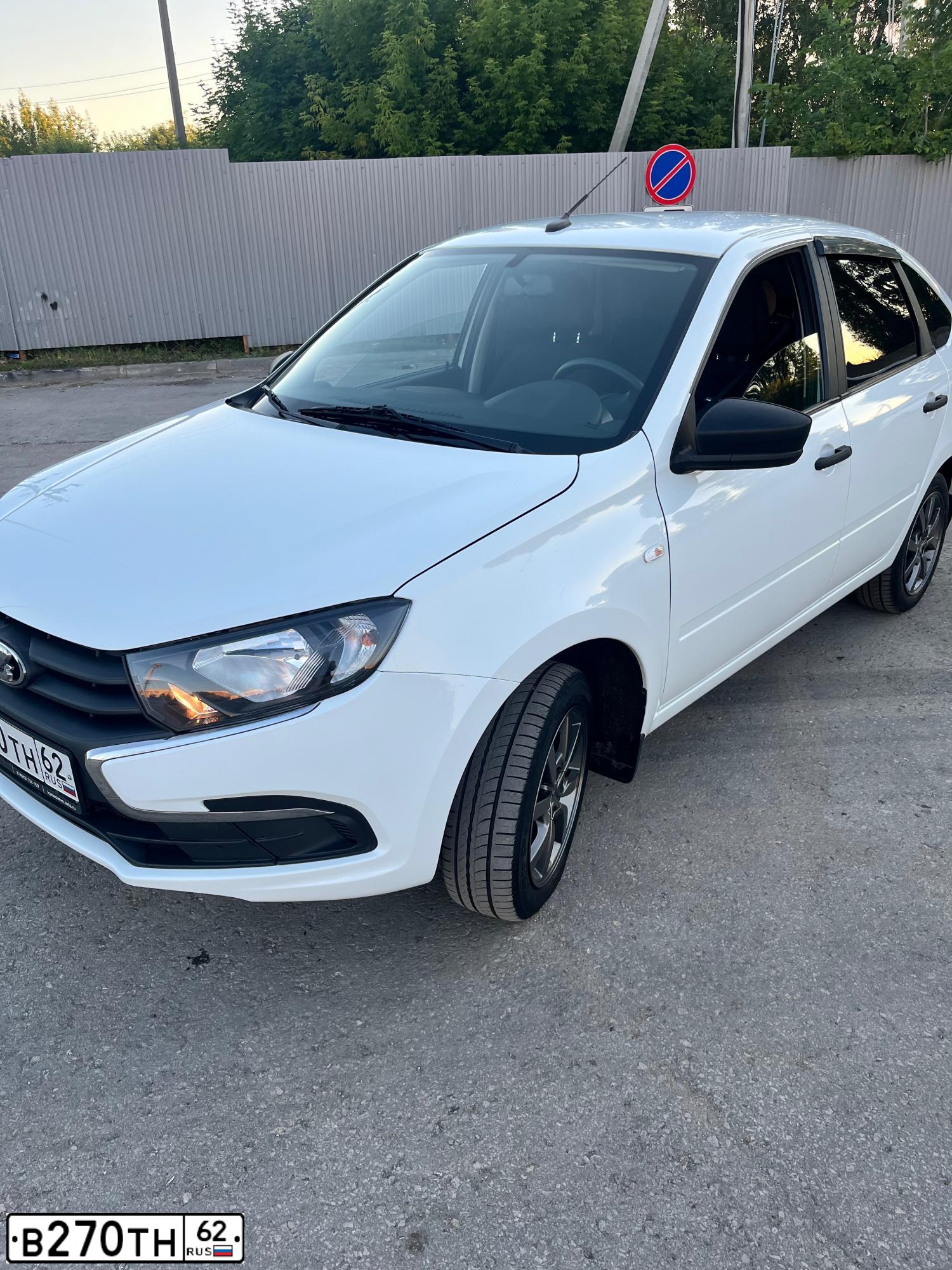 Фото автомобиля FORD D FOCUS, 2004 — госномер В270ТН62. Цвет: Серебристый
