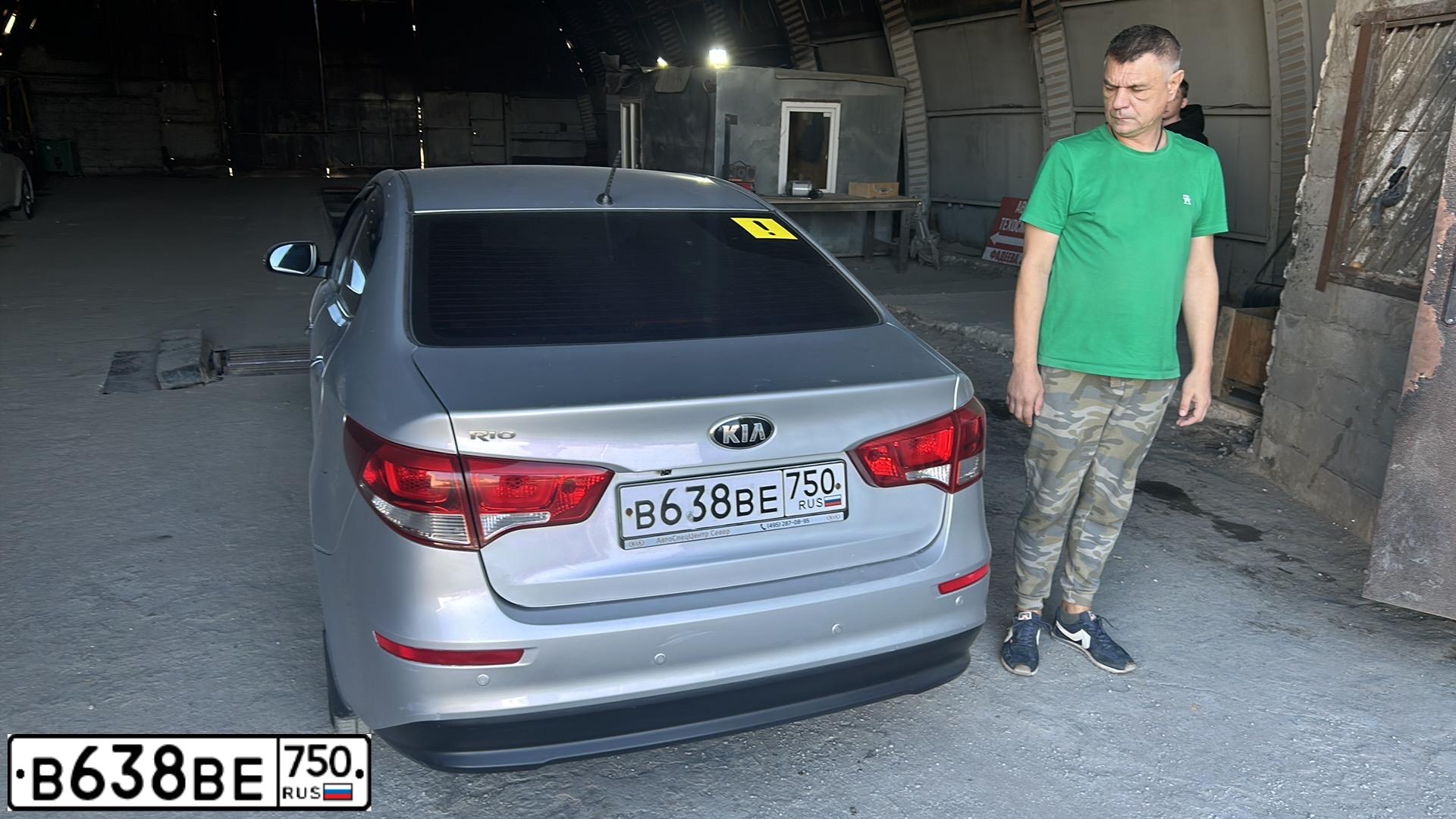 Фото автомобиля VOLKSWAGEN POLO, 2012 — госномер В638ВЕ750. Цвет: Серебристый