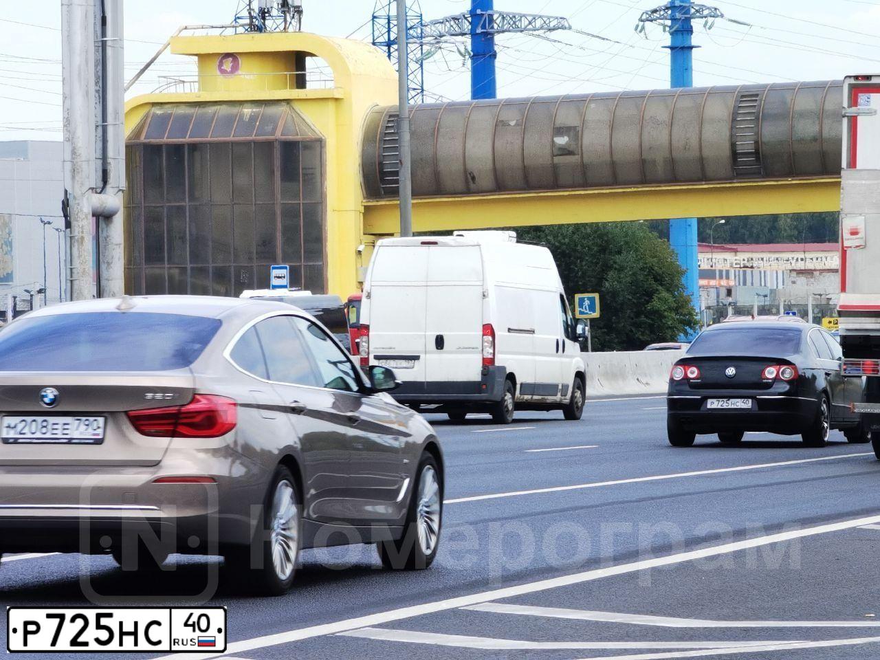 Фото автомобиля VOLKSWAGEN PASSAT, 2007 — госномер Р725НС40. Цвет: ЧЕРНЫЙ
