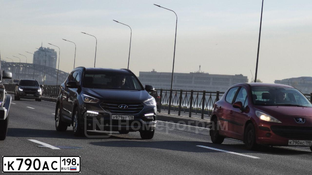 Фото автомобиля PEUGEOT 207, 2007 — госномер К790АС198. Цвет: Красный