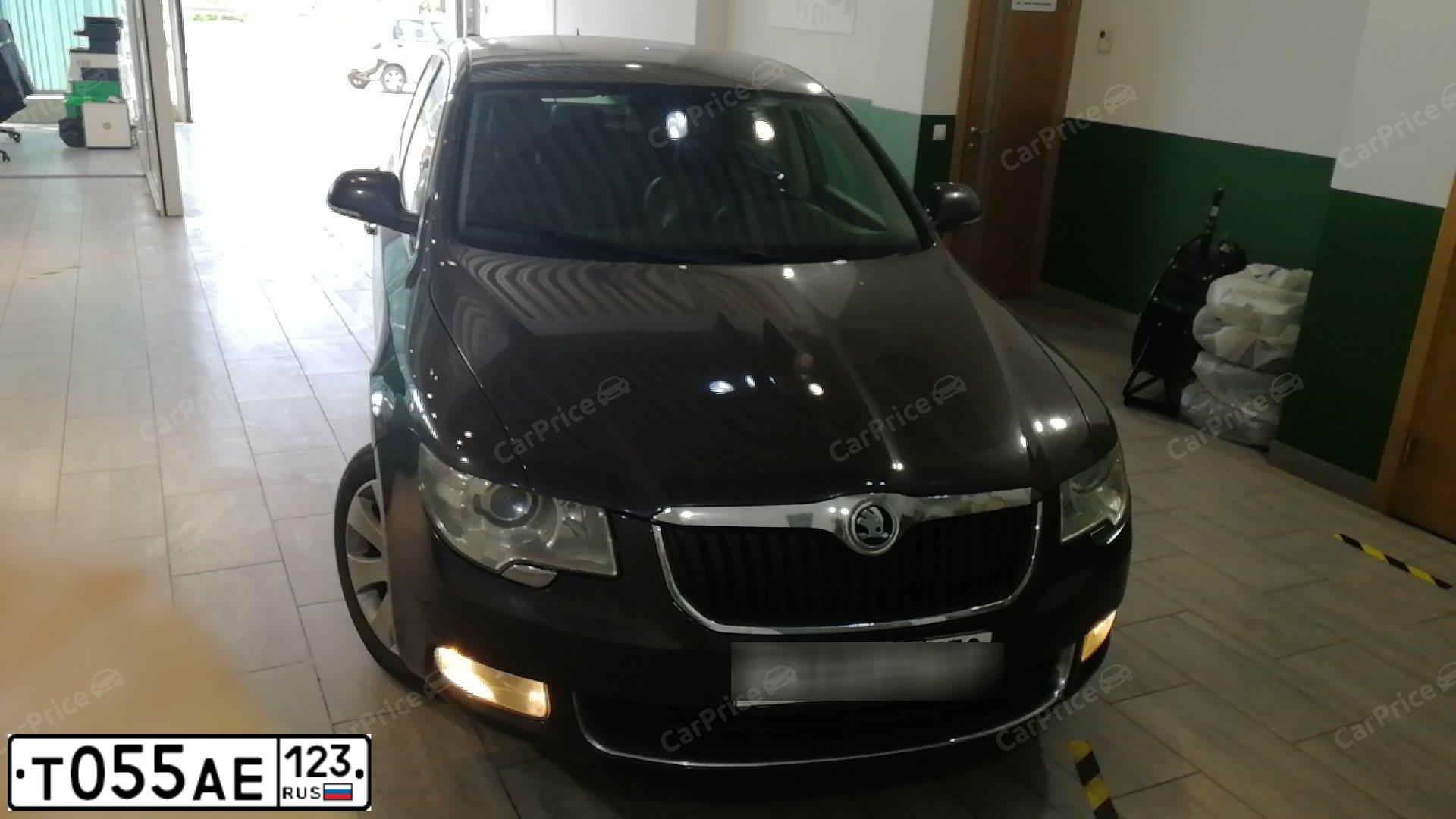 Фото автомобиля SKODA SUPERB, 2010 — госномер О756ВР797. Цвет: СЕРЫЙ