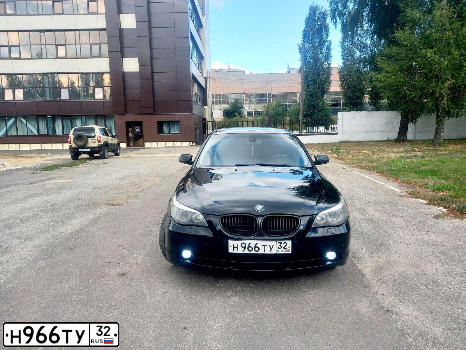 Фото автомобиля BMW SERIE 5, 2004 — госномер А001РР98. Цвет: ЧЕРНЫЙ