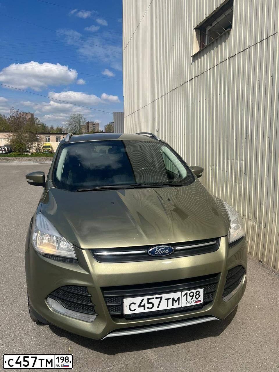 Фото автомобиля FORD KUGA, 2014 — госномер Р732АУ178. Цвет: СЕРО-ЗЕЛЕНЫЙ