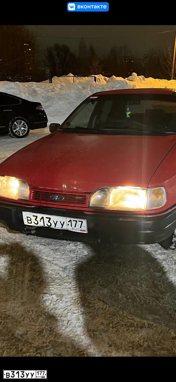 Фото автомобиля FORD SIERRA, 1990 — госномер В313УУ177. Цвет: Красный