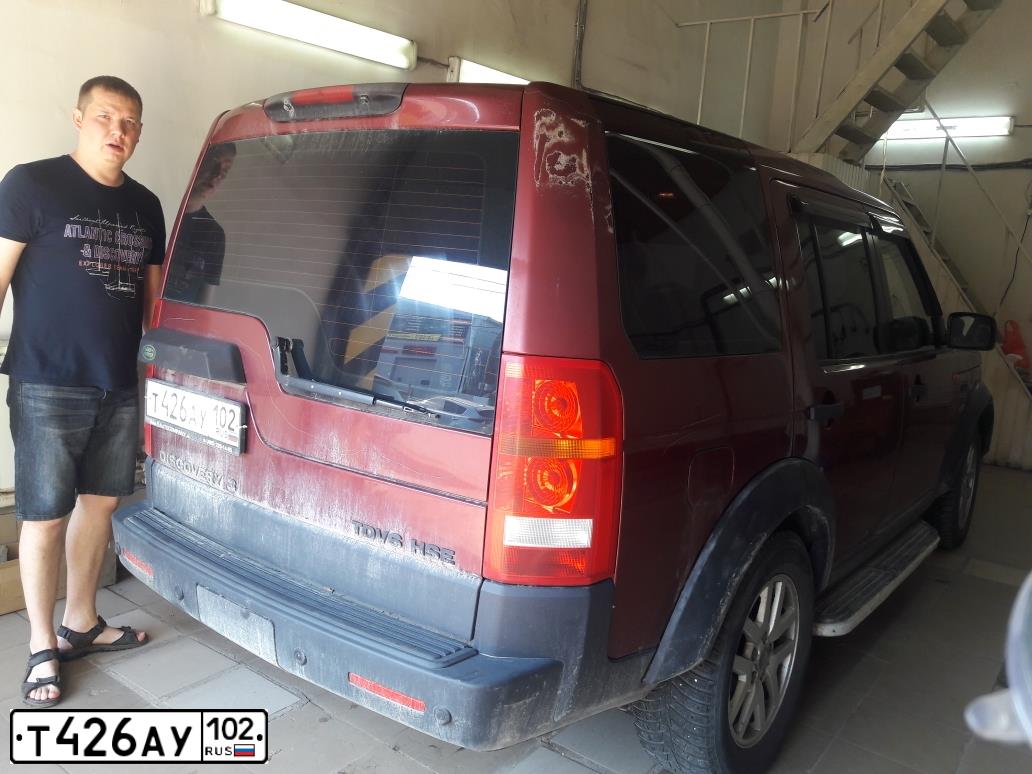 Фото автомобиля LANDROVER DISCOVERY, 2006 — госномер М281УР702. Цвет: ТЕМНО-КРАСНЫЙ