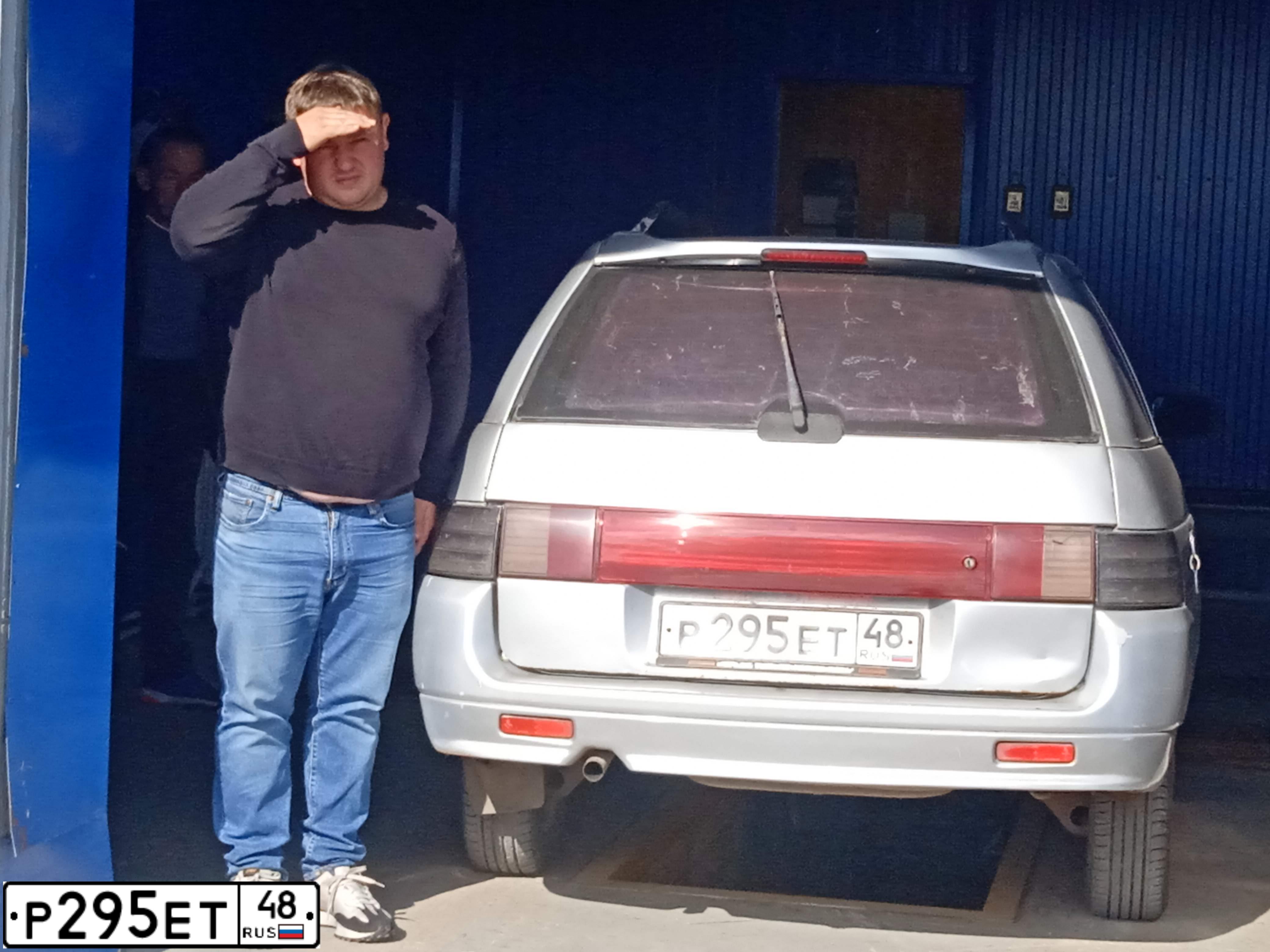 Фото автомобиля LADA 2111, 2004 — госномер Р295ЕТ48. Цвет: Светло-Серебристый металлик