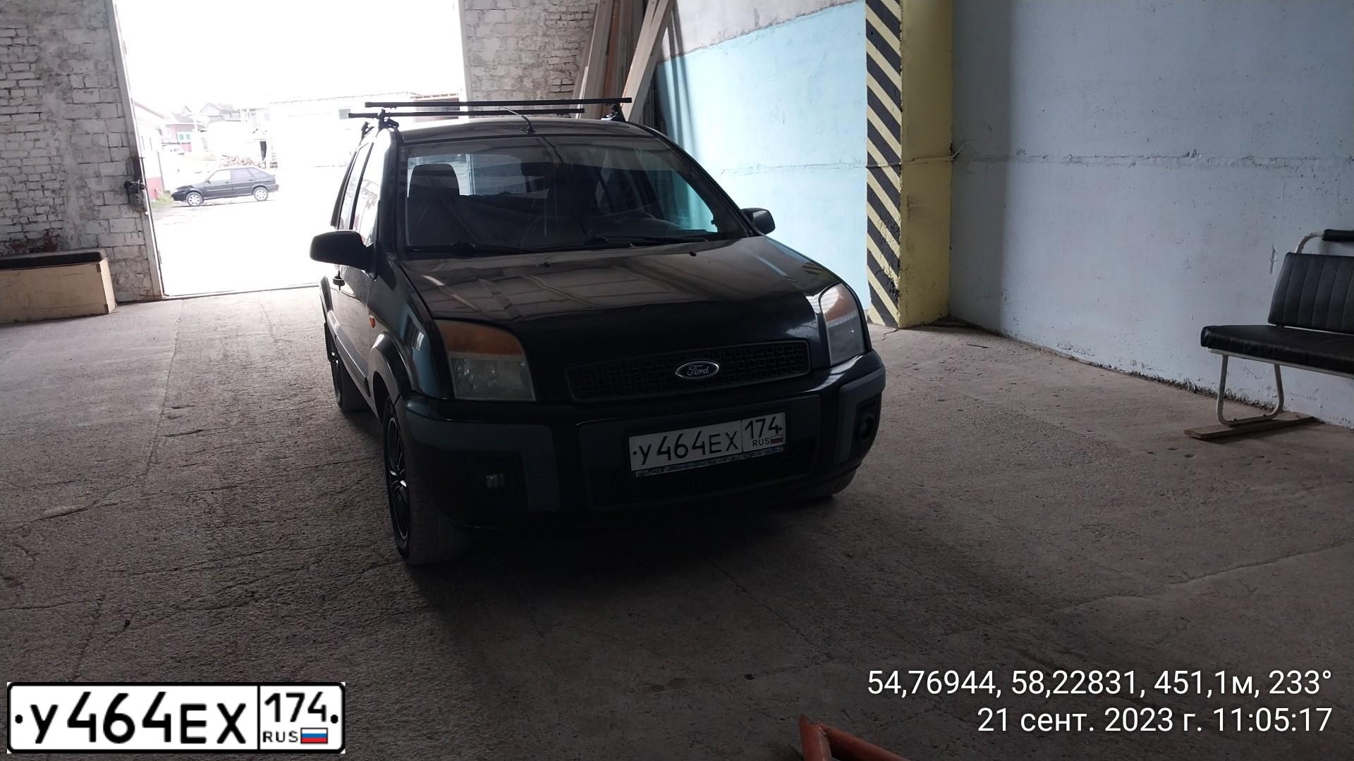 Фото автомобиля FORD FUSION, 2007 — госномер Т213ВЕ174. Цвет: ЧЕРНЫЙ