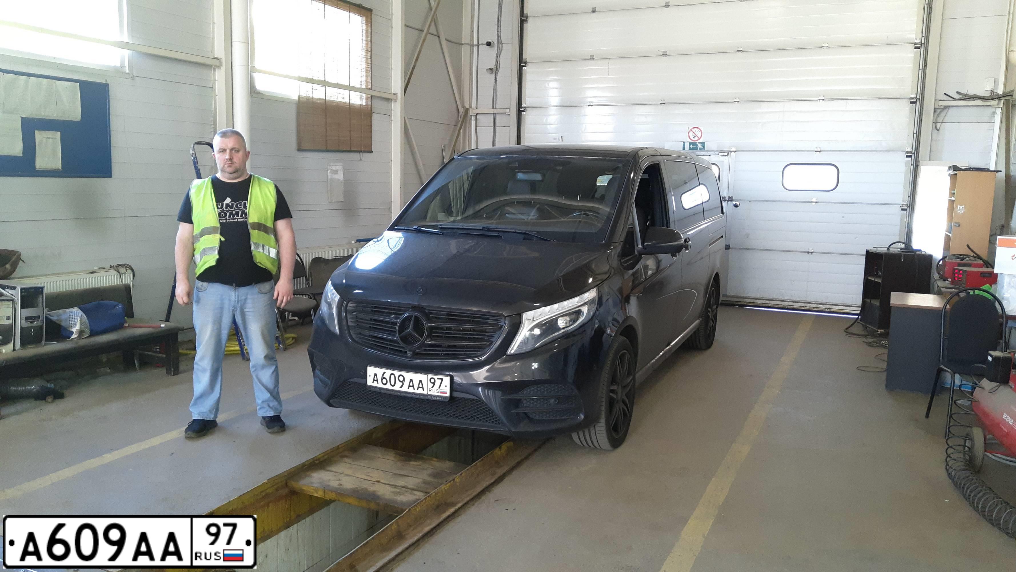 Фото автомобиля VOLKSWAGEN TOUAREG, 2006 — госномер Т991ЕХ790. Цвет: ЧЕРНЫЙ