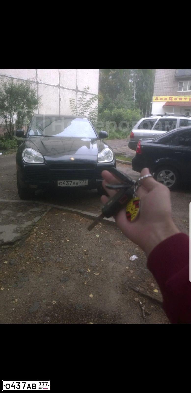 Фото автомобиля PORSCHE CAYENNE, 2004 — госномер М777СА69. Цвет: ЧЕРНЫЙ