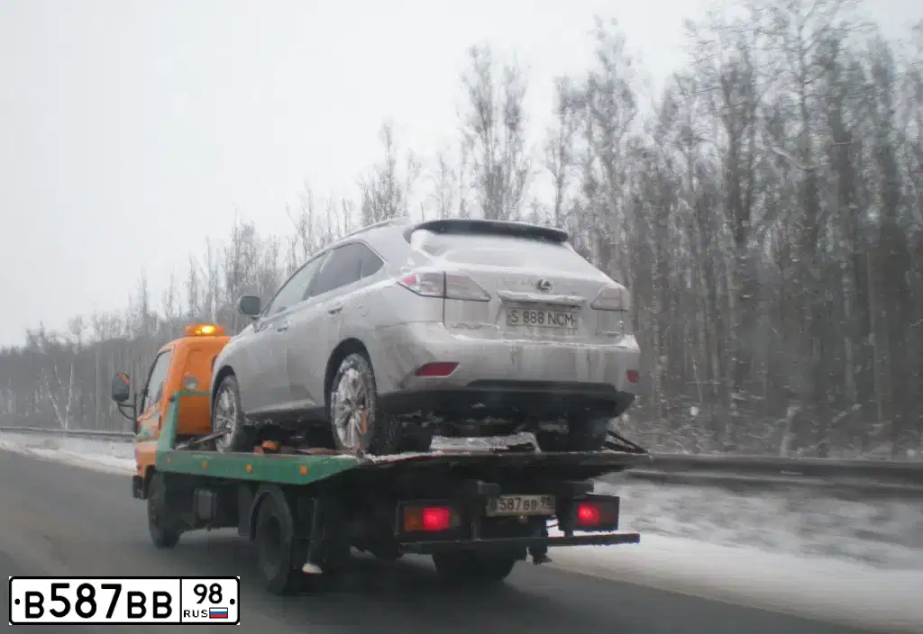 Фото автомобиля HYUNDAI HD-SERIE, 2005 — госномер В587ВВ98. Цвет: ОРАНЖЕВЫЙ
