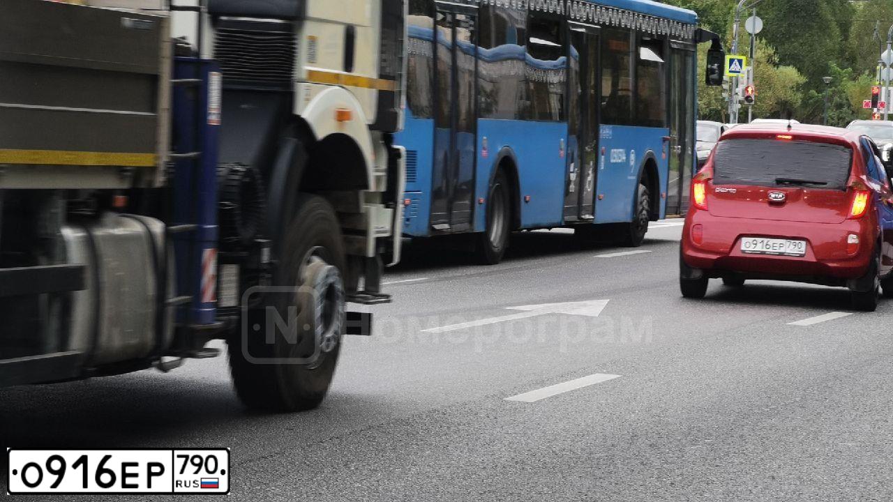 Фото автомобиля KIA PICANTO / MORNING, 2011 — госномер О916ЕР790. Цвет: Красный