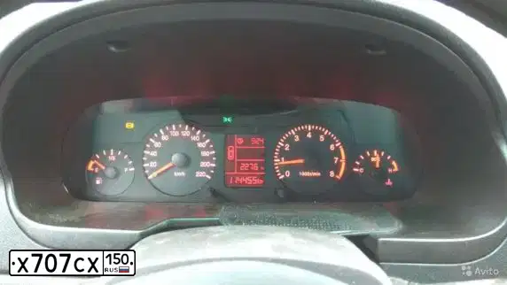 Фото автомобиля VOLKSWAGEN GOLF, 2008 — госномер В417ВС50. Цвет: КРАСНЫЙ