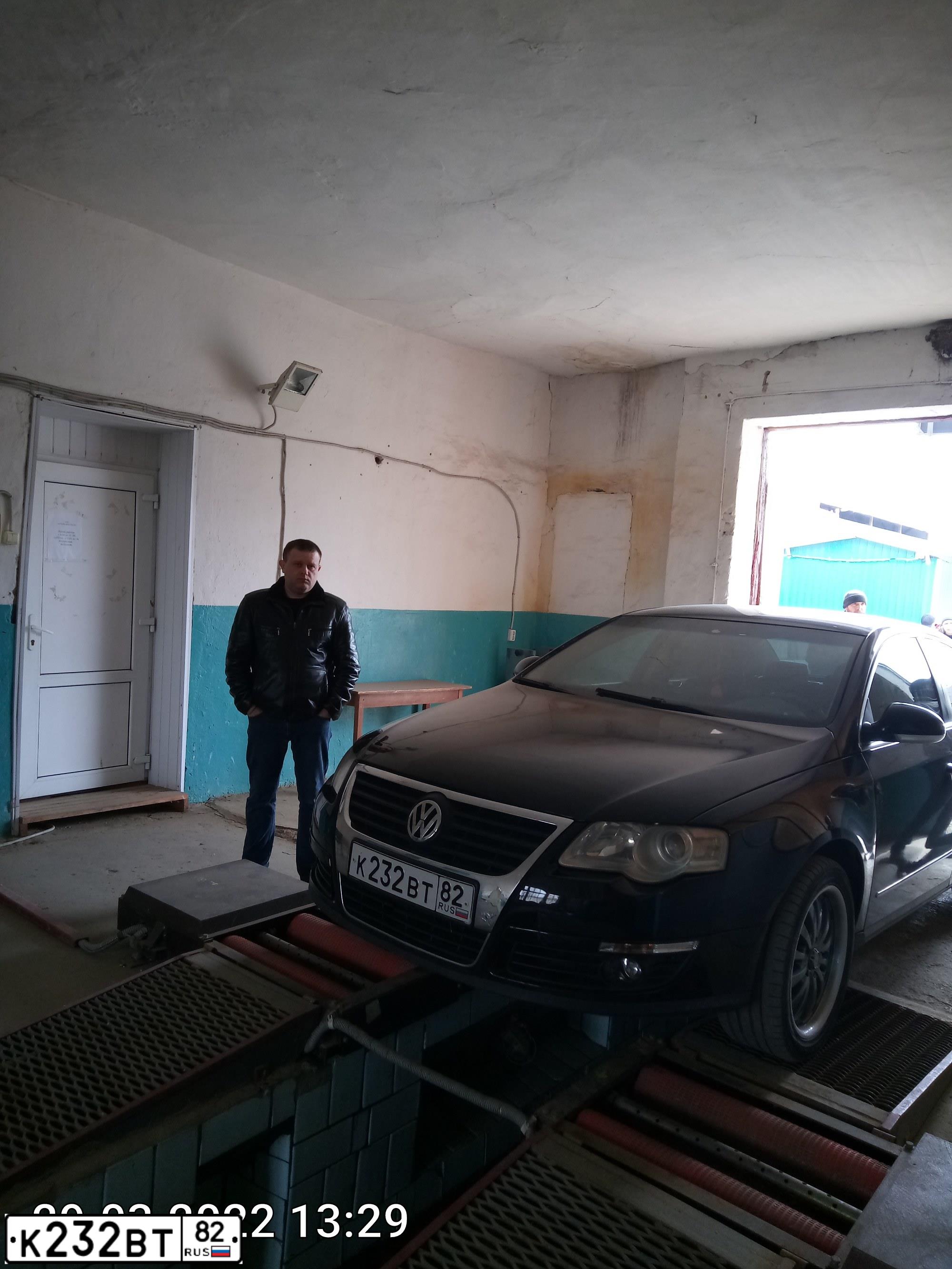 Фото автомобиля VOLKSWAGEN PASSAT, 2007 — госномер К232ВТ82. Цвет: ЧЕРНЫЙ