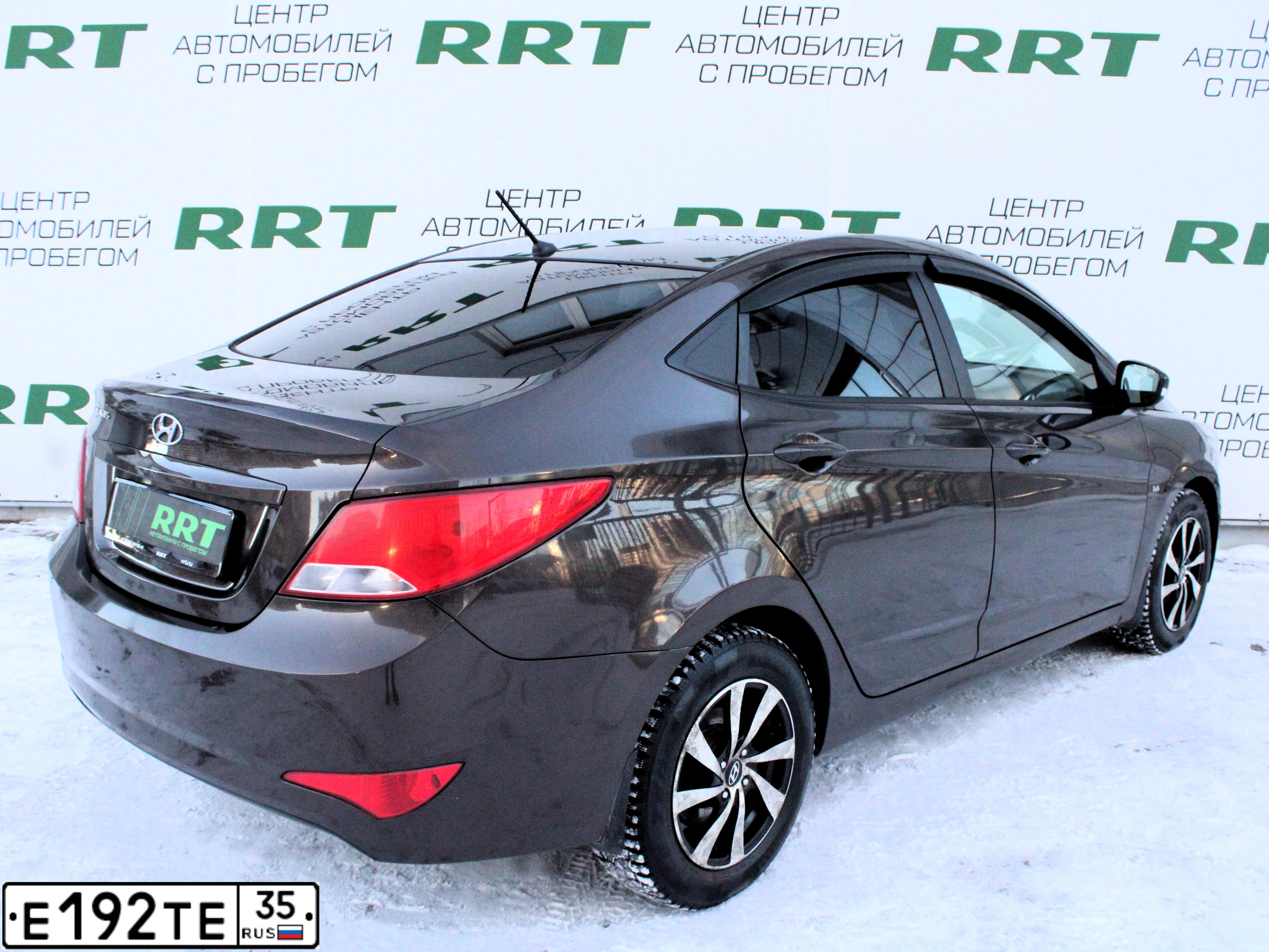 Фото автомобиля HYUNDAI SOLARIS, 2016 — госномер М228НУ35. Цвет: Коричневый