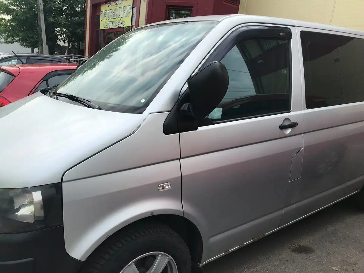 Фото автомобиля VOLKSWAGEN TRANSPORTER, 2007 — госномер О032ВУ750. Цвет: БЕЛЫЙ
