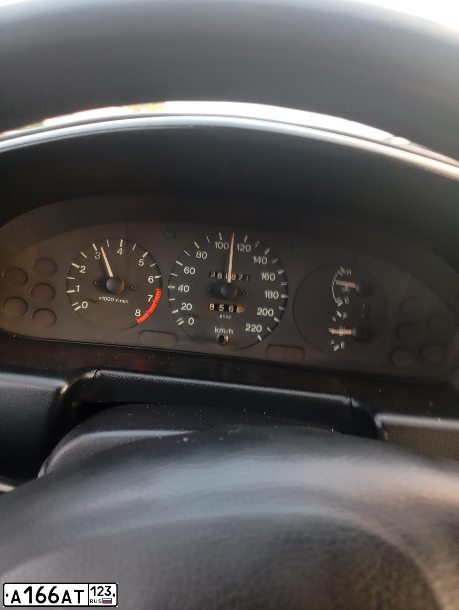 Фото автомобиля MAZDA 323, 1995 — госномер А166АТ123. Цвет: Темно-синий