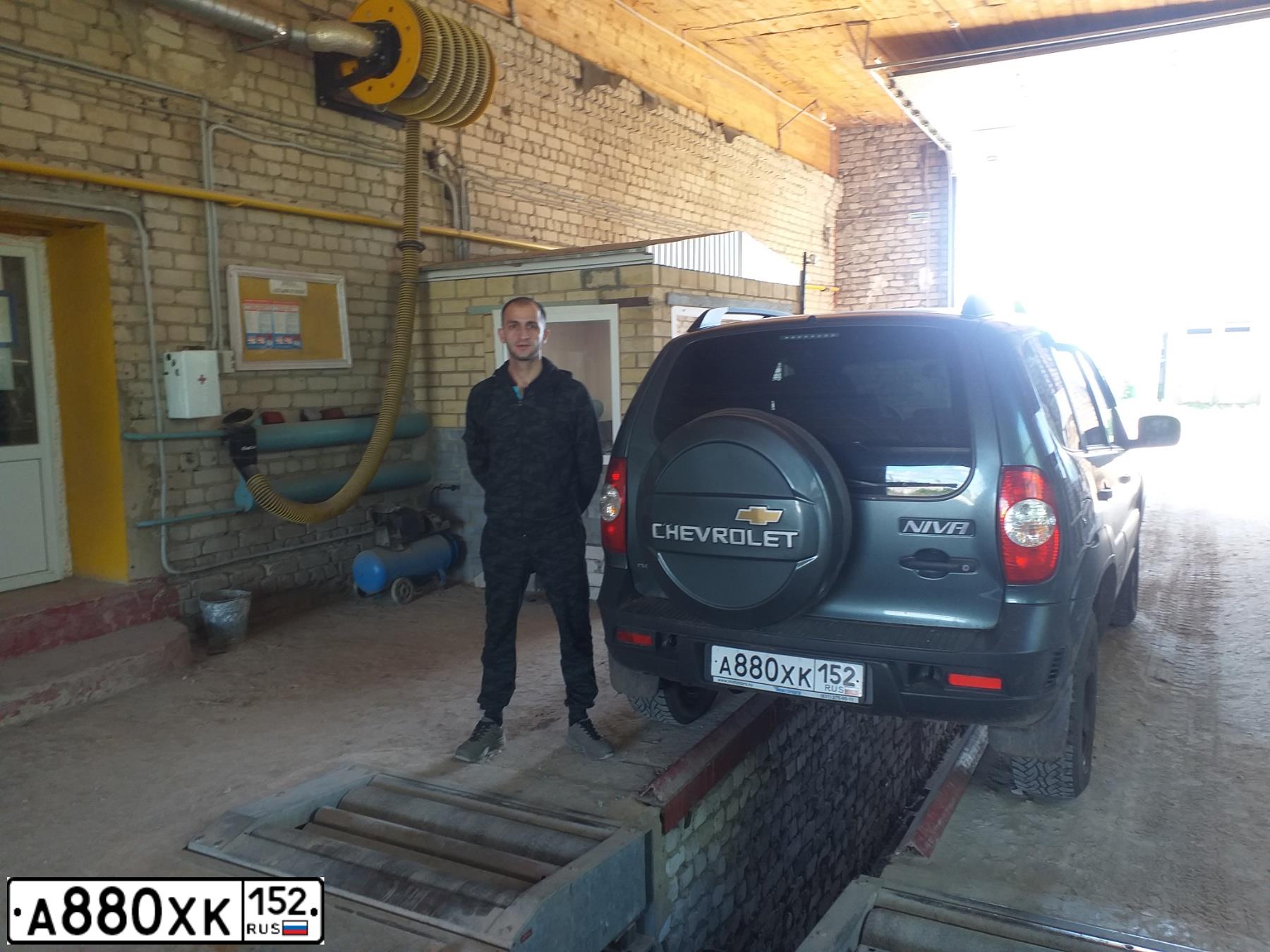 Фото автомобиля LADA 2170 PRIORA, 2011 — госномер О038КТ152. Цвет: СЕРО-СИНЕ-ЗЕЛЕНЫЙ