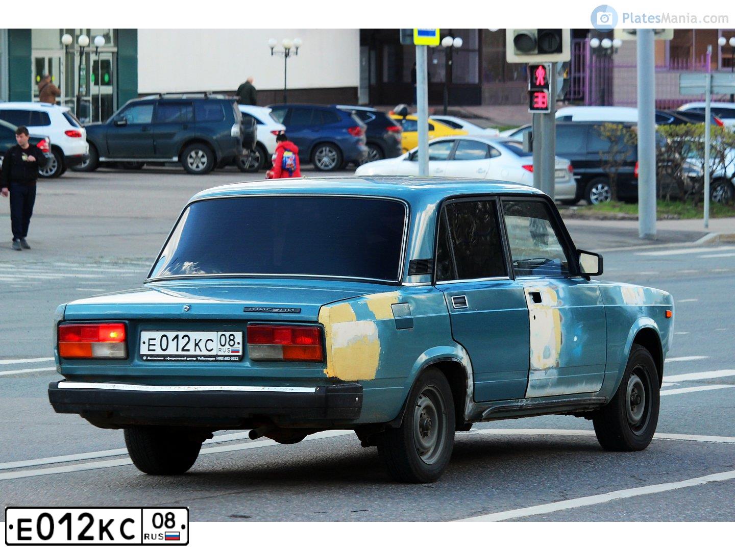 Фото автомобиля LADA 2107 LADA, 2004 — госномер Е012КС08. Цвет: СИНИЙ