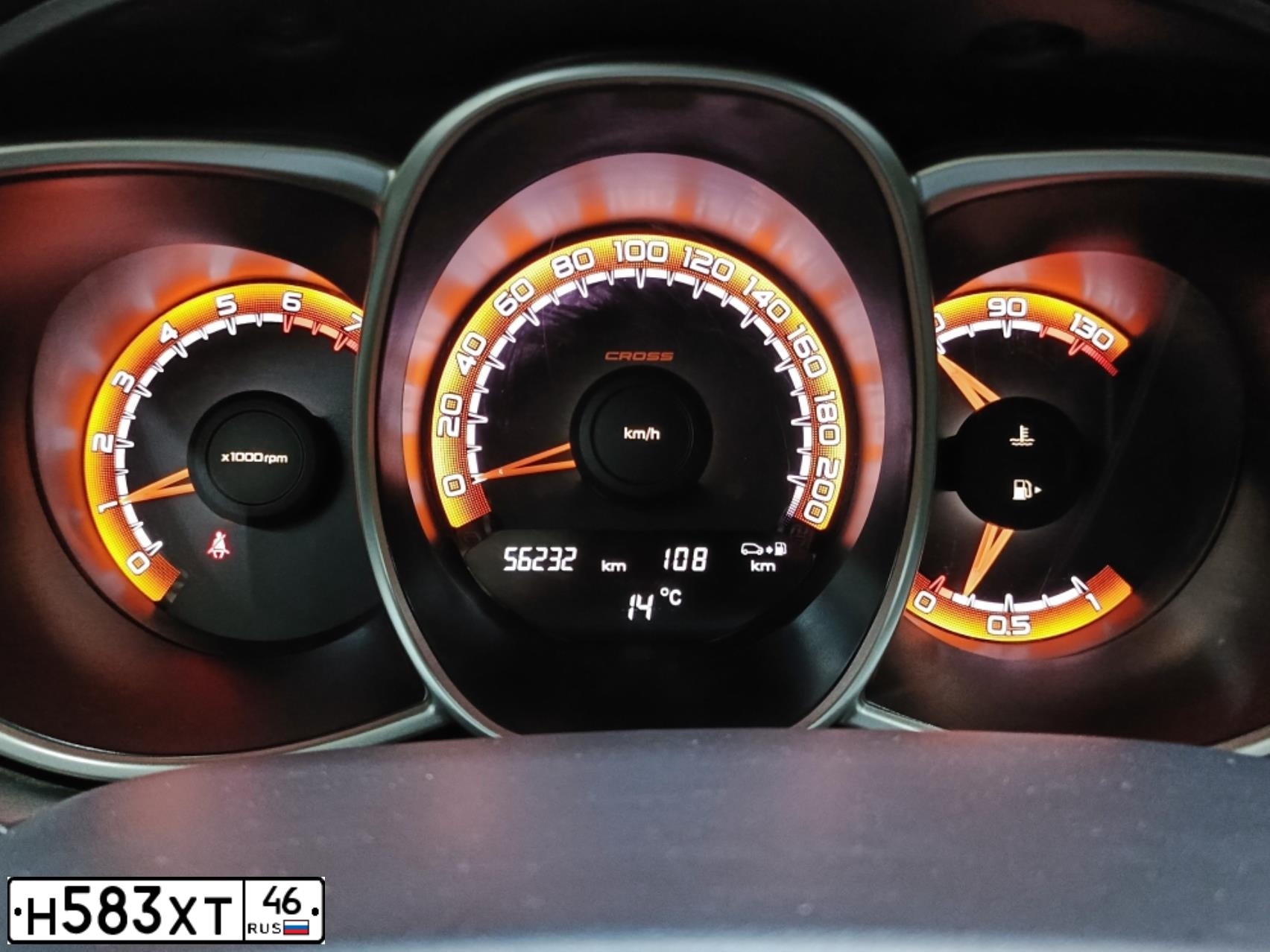 Фото автомобиля LADA VESTA, 2019 — госномер Р264РМ48. Цвет: СЕРЫЙ