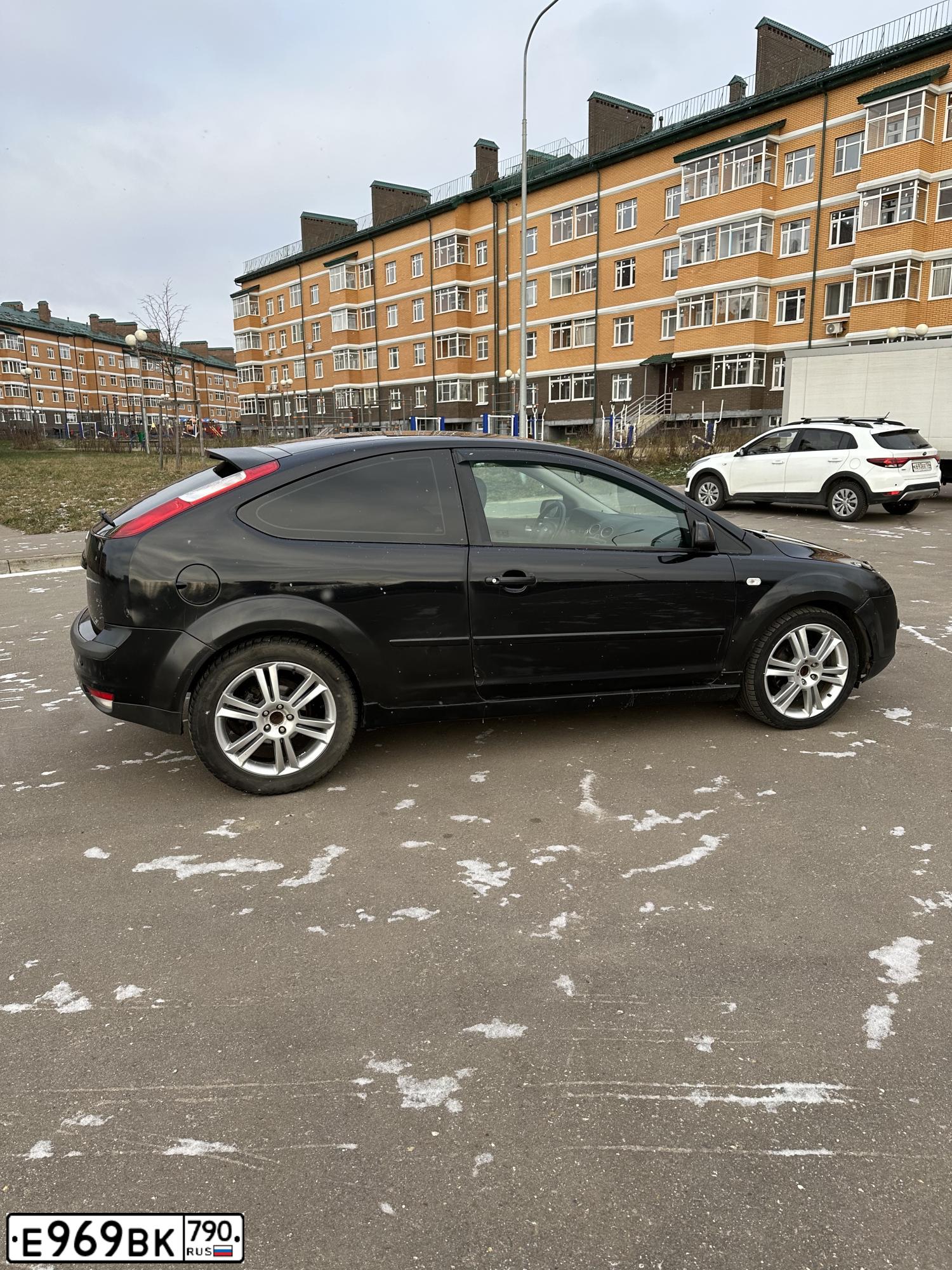 Фото автомобиля FORD FOCUS, 2006 — госномер Е969ВК790. Цвет: ЧЕРНЫЙ