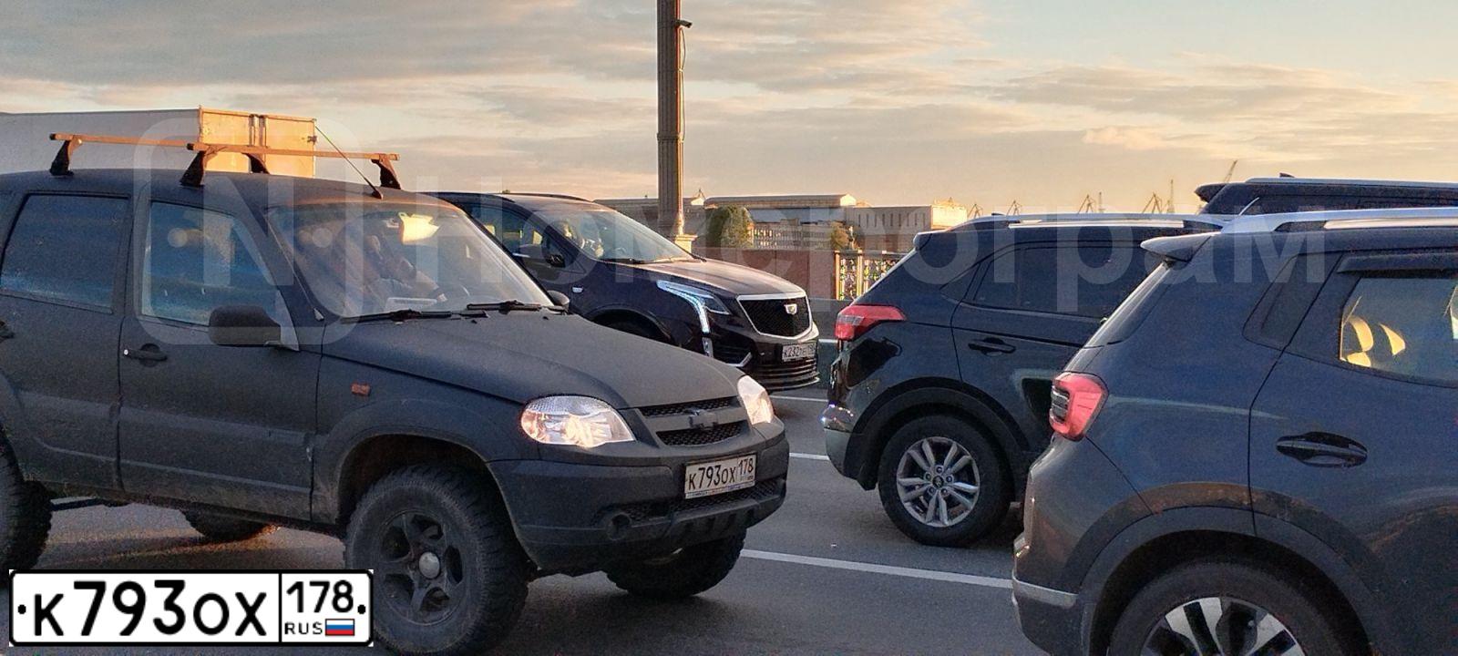 Фото автомобиля CHEVROLET T NIVA, 2006 — госномер К793ОХ178. Цвет: ЧЕРНЫЙ