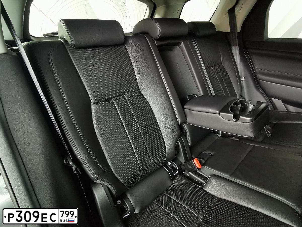 Фото автомобиля LAND ROVER DISCOVERY, 2018 — госномер Е040ОУ136. Цвет: темно-серый