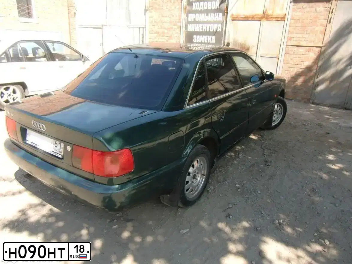 Фото автомобиля LADA 2190 GRANTA, 2013 — госномер Е800ОК159. Цвет: Сине-Черный