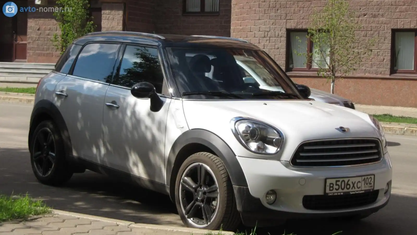 Фото автомобиля MINI COOPER, 2011 — госномер Т178ХС797. Цвет: Белый