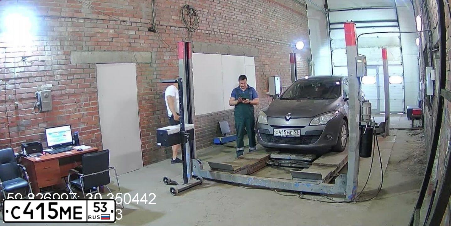 Фото автомобиля RENAULT MEGANE, 2010 — госномер Р591ТН198. Цвет: ТЕМНО-СЕРЫЙ