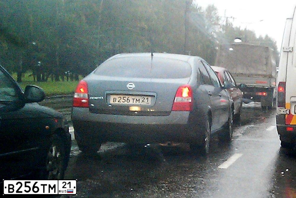 Фото автомобиля NISSAN PRIMERA, 2006 — госномер Т457РВ12. Цвет: СЕРЫЙ